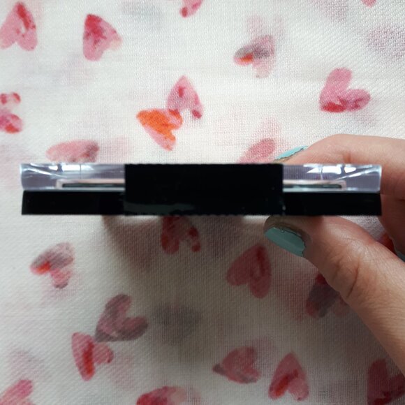 2/$15 Wet n Wild Megaglo Highlighting Powder in Precious Petals - Picture 4 of 11